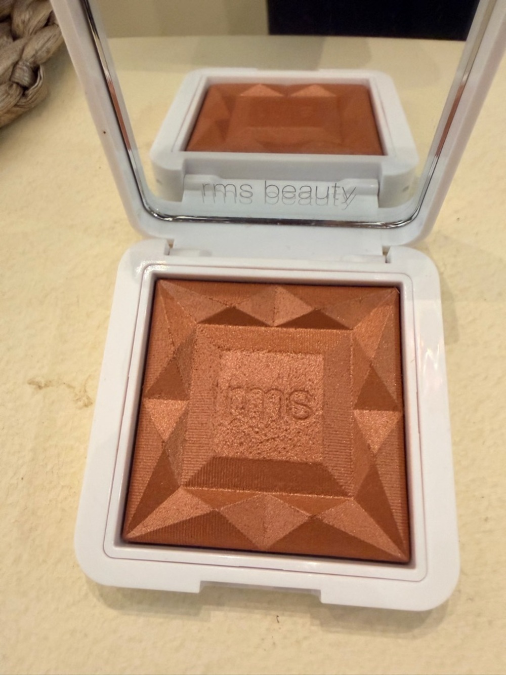 RMS Beauty ReDimension Hydra Powder Blush in Maiden’s Blush - Picture 3 of 5